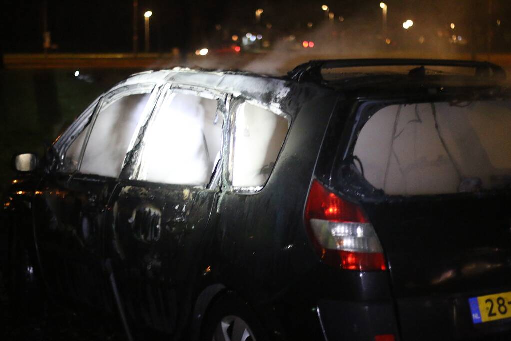 Auto verwoest door brand