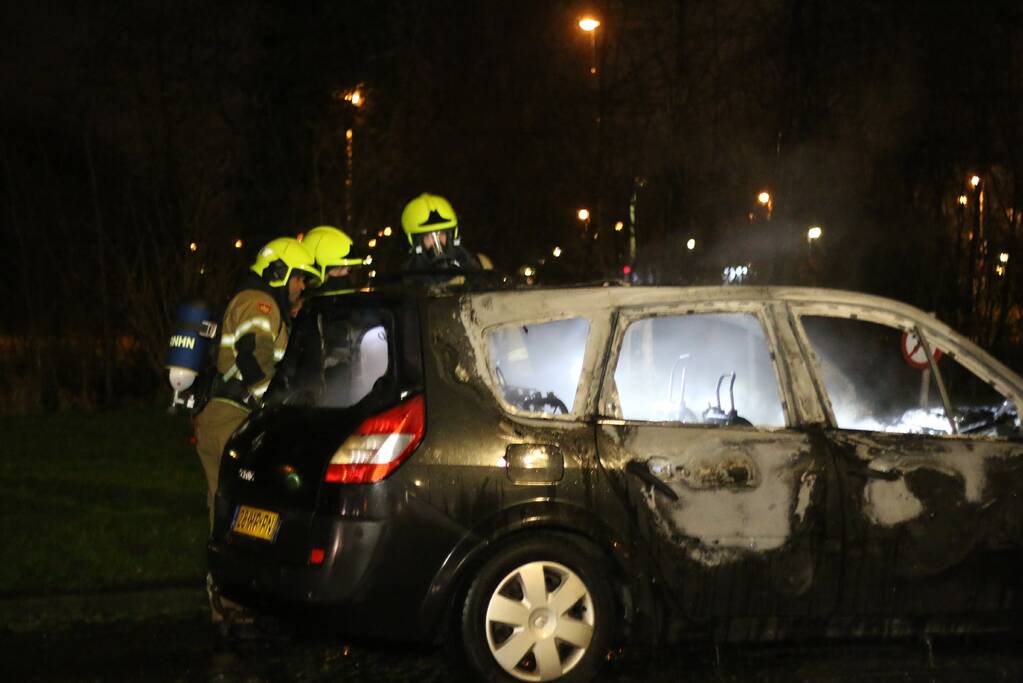 Auto verwoest door brand