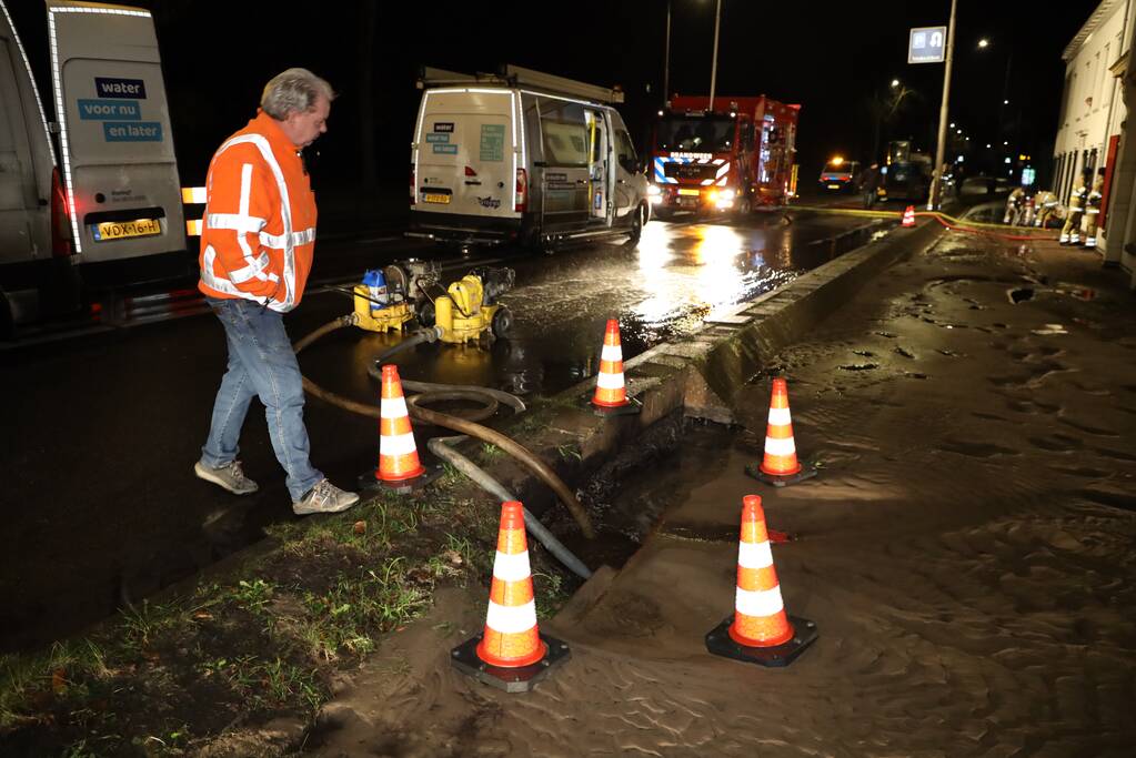 Waterballet door breuk in leiding