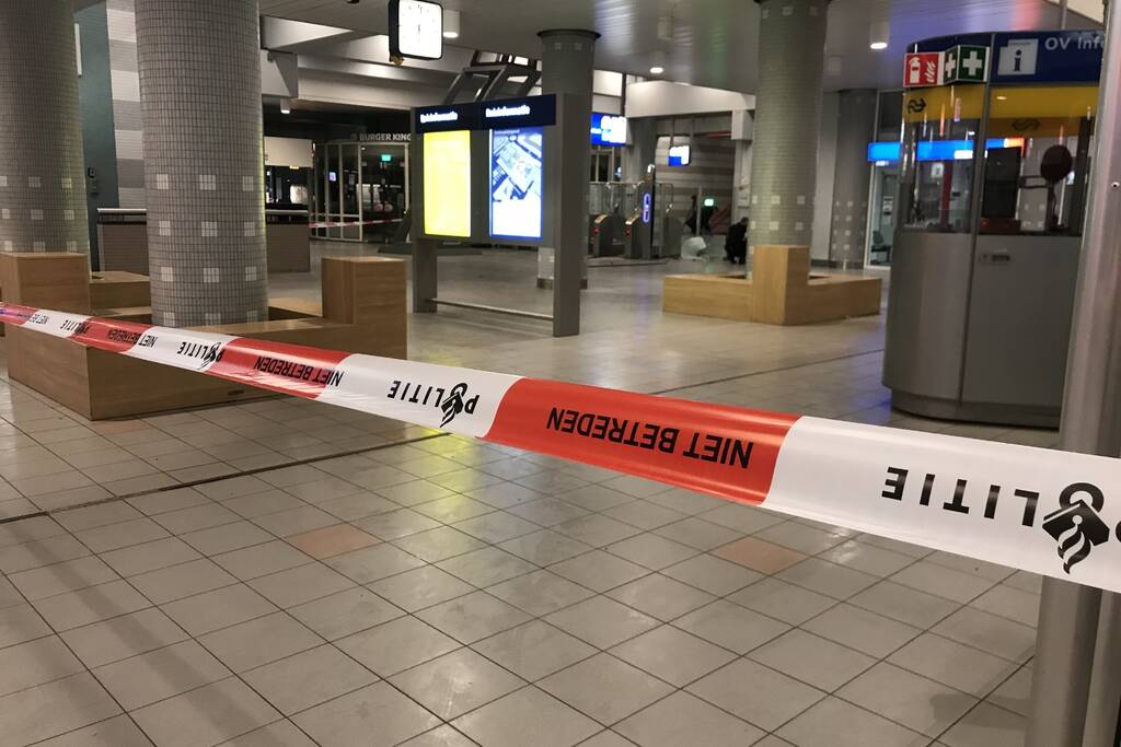 Plofkraak op pinautomaat station