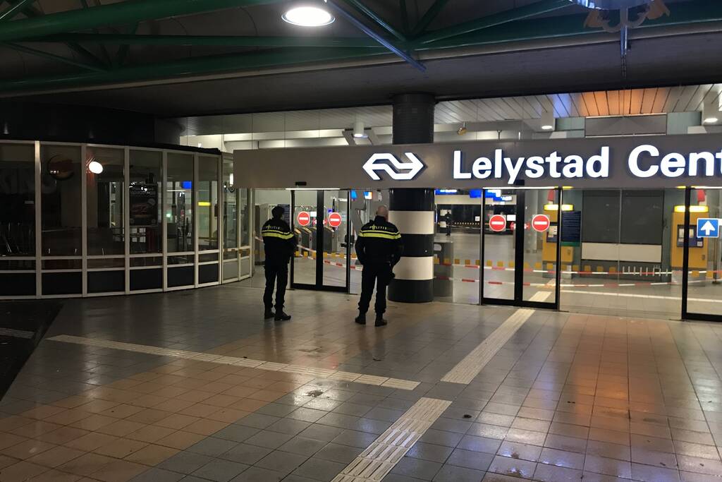 Plofkraak op pinautomaat station