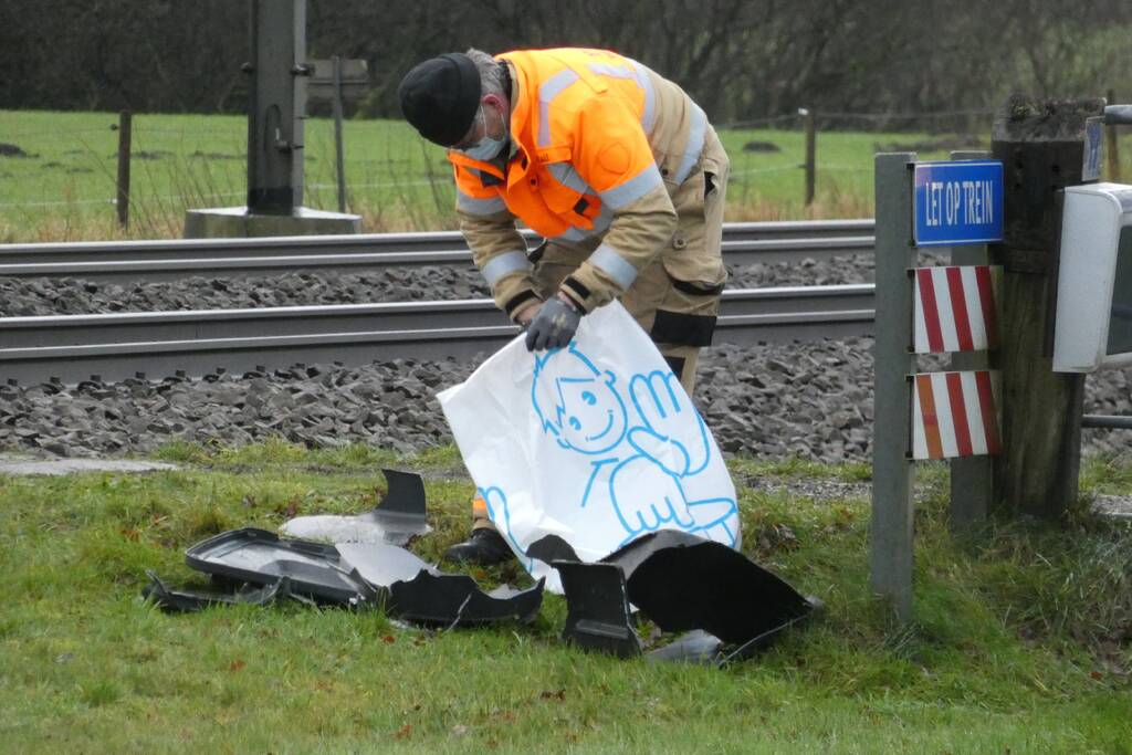 Dode na botsing met trein op onbewaakte spoorwegovergang