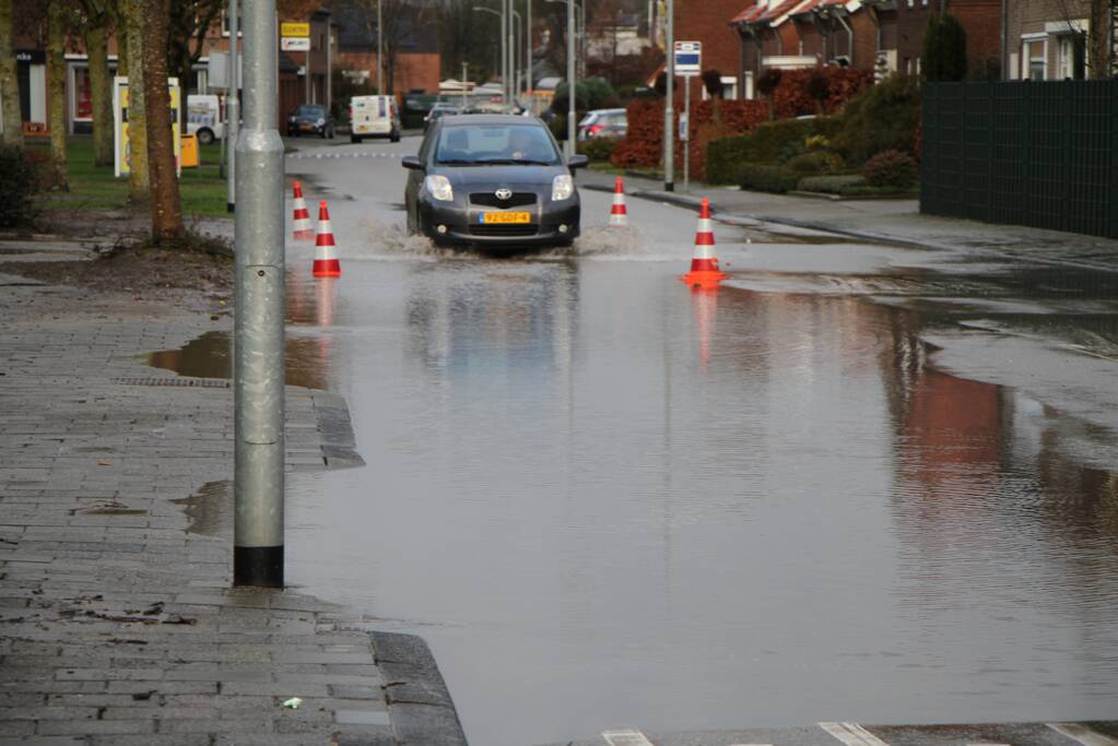Waterballet na gesprongen leiding