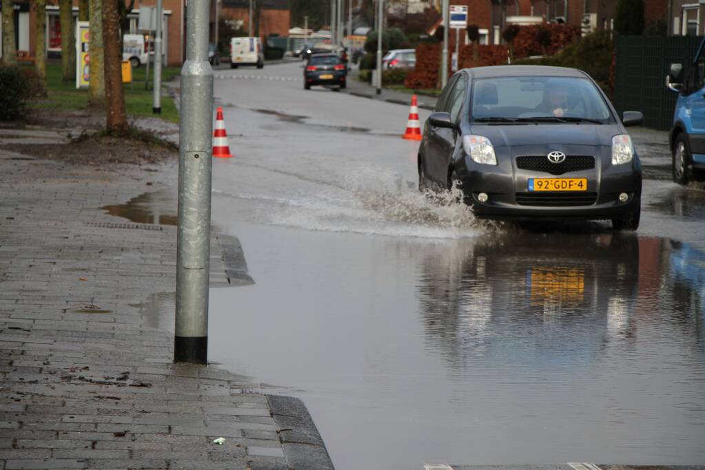 Waterballet na gesprongen leiding