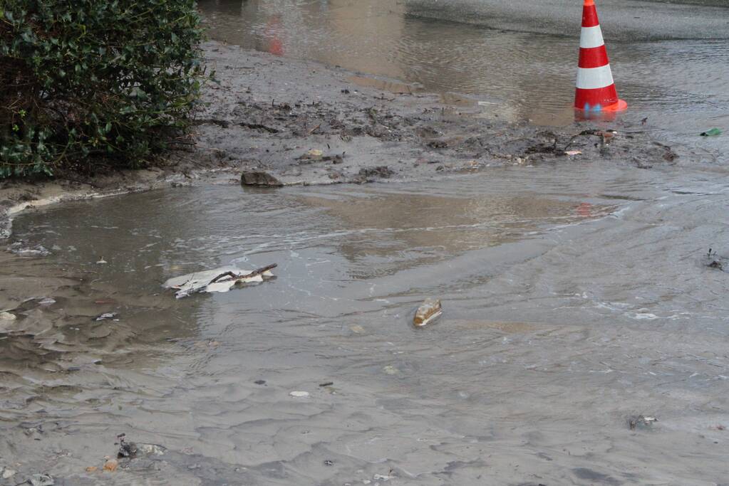 Waterballet na gesprongen leiding