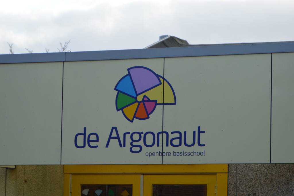 Basisschool De Argonaut ontruimd na vermoedelijke brand