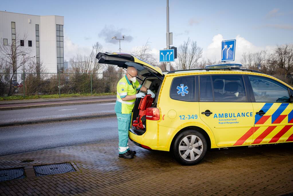 Brommerrijder gewond bij botsing met auto