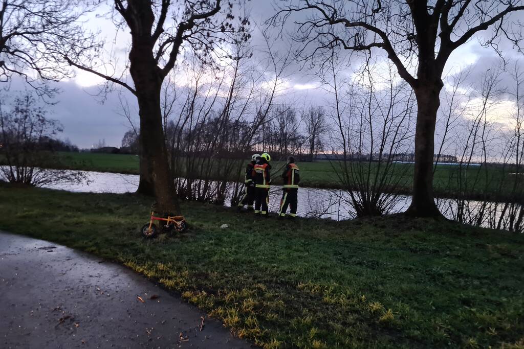 Kinderfiets gevonden langs de waterkant