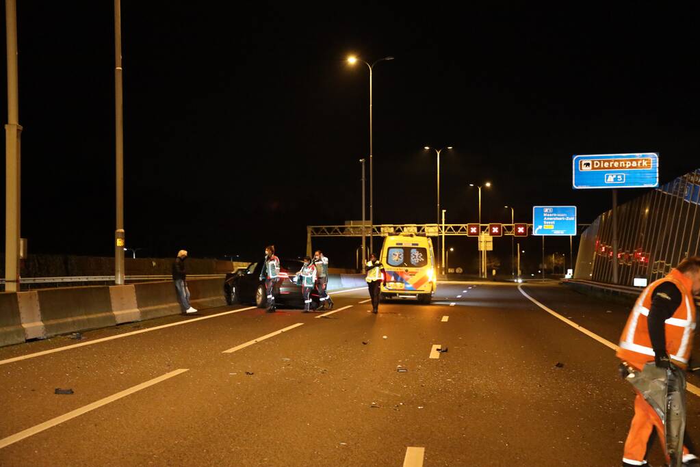 Enorme schade na crash met Tesla op RIMOB