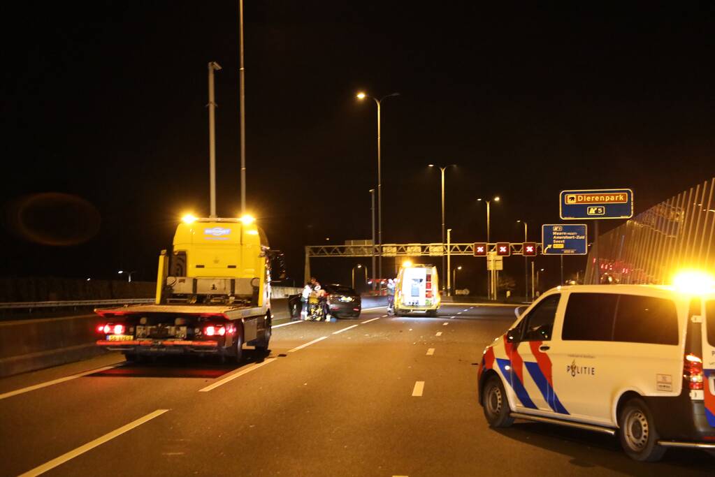 Enorme schade na crash met Tesla op RIMOB