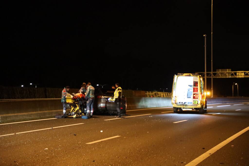 Enorme schade na crash met Tesla op RIMOB