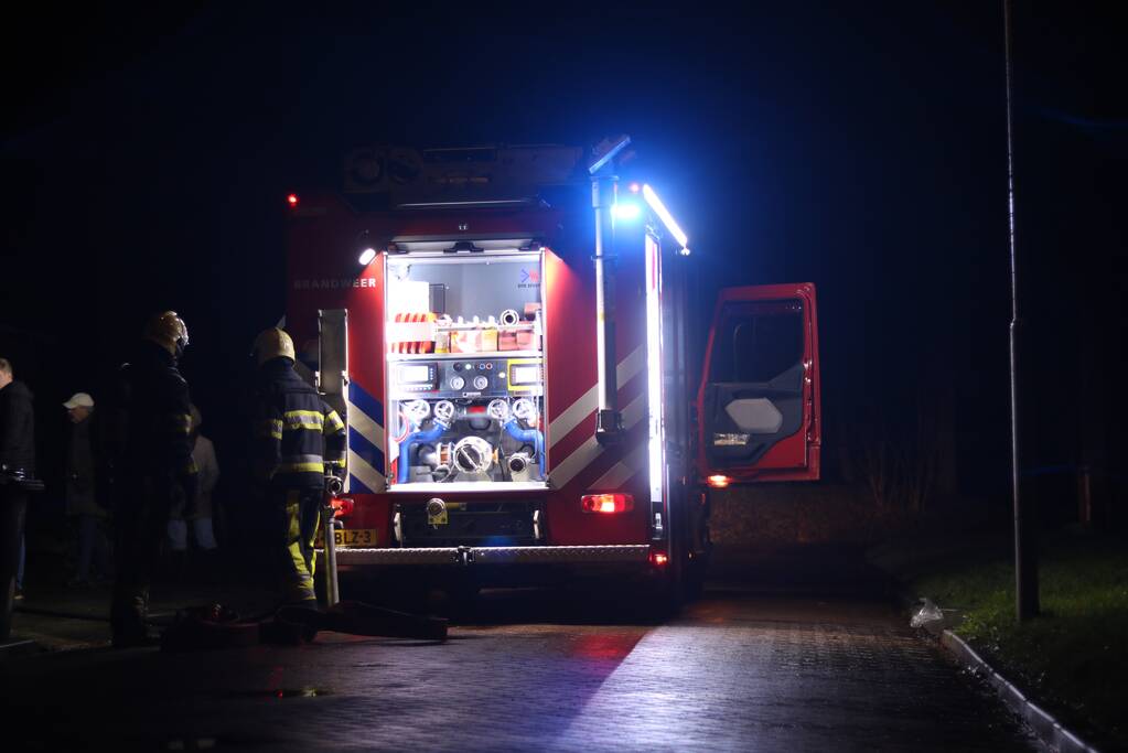 Schuur compleet verwoest door felle brand