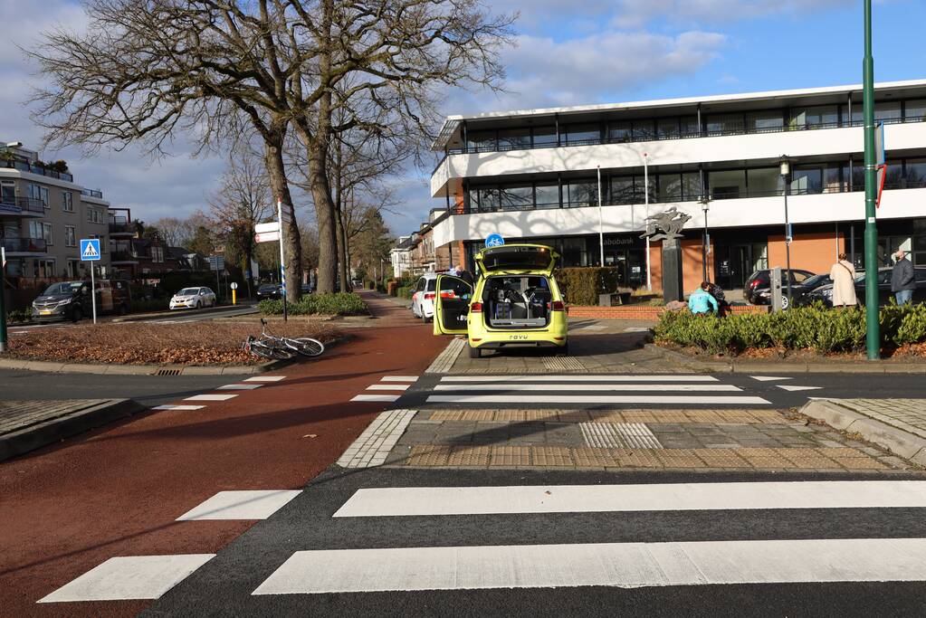 Fietser gewond bij ongeval op rotonde