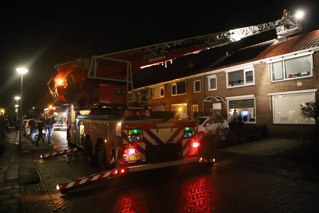 Brand in schoorsteen van woning