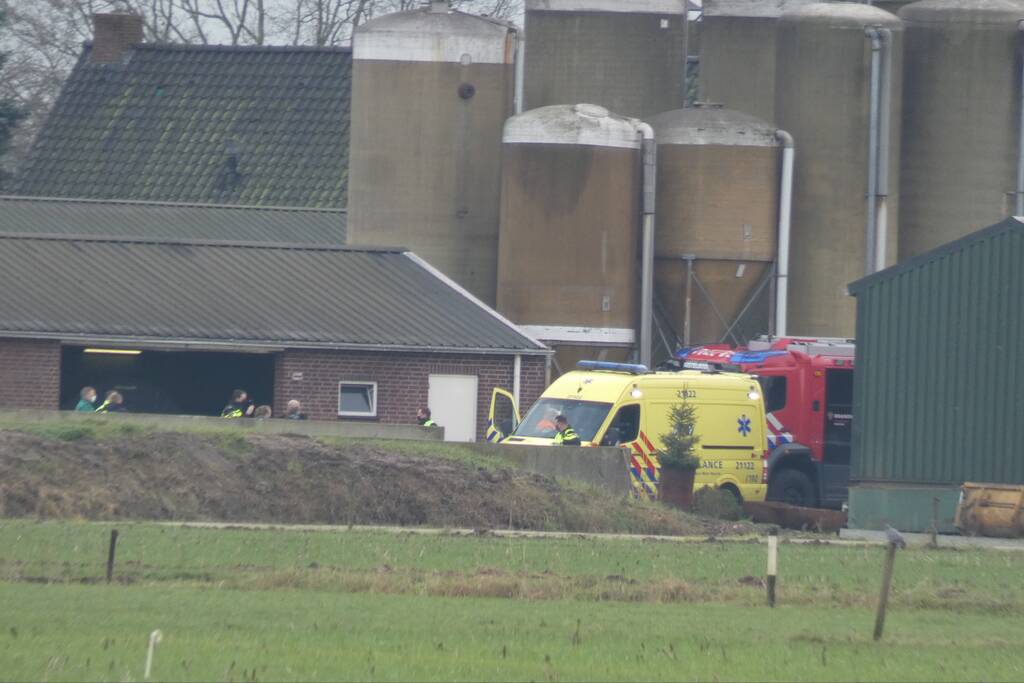 Man overleden door beknelling in machine