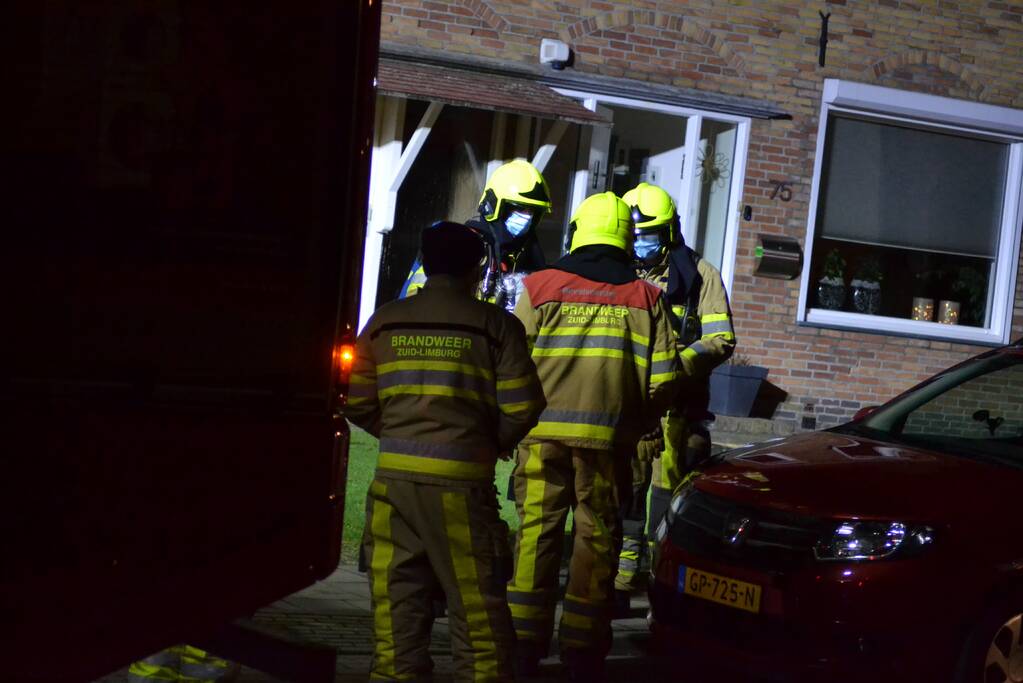 Brandweer doet onderzoek naar mogelijke schoorsteenbrand
