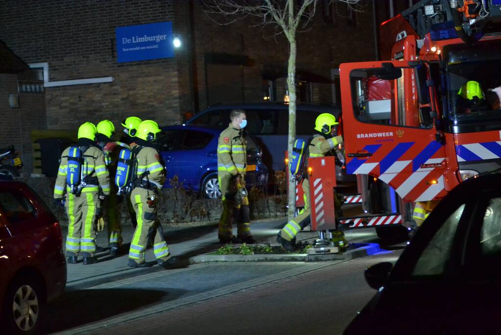 Brandweer doet onderzoek naar mogelijke schoorsteenbrand