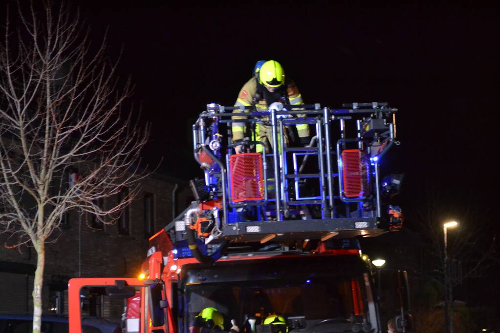 Brandweer doet onderzoek naar mogelijke schoorsteenbrand