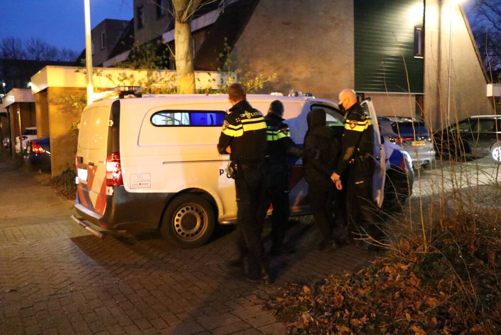 Twee buitenlandse mannen aangehouden