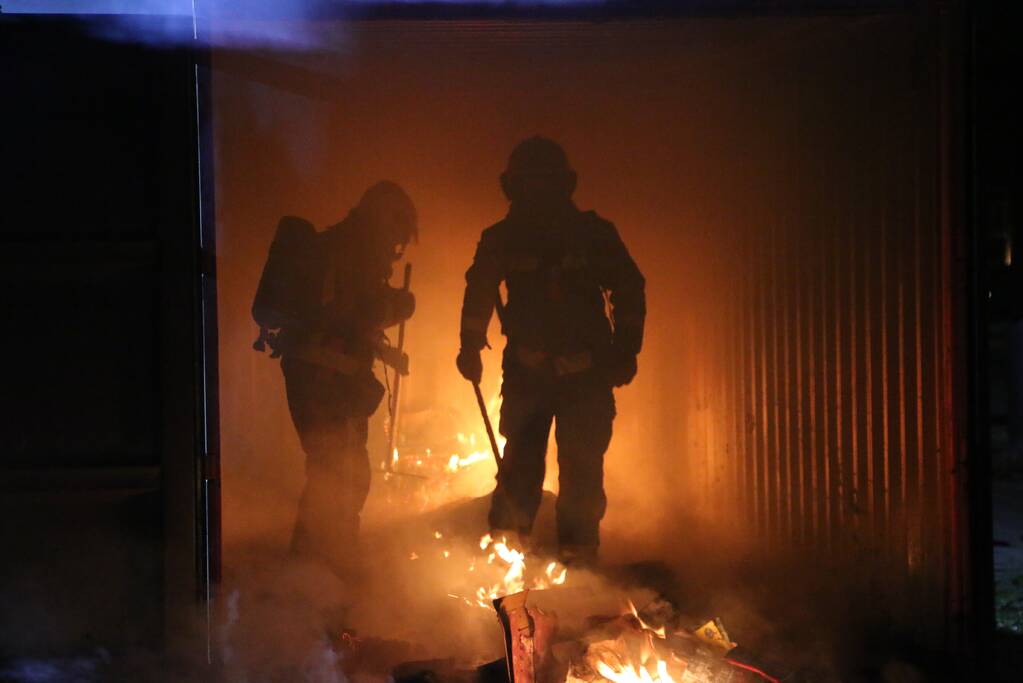 Zee container in lichterlaaie