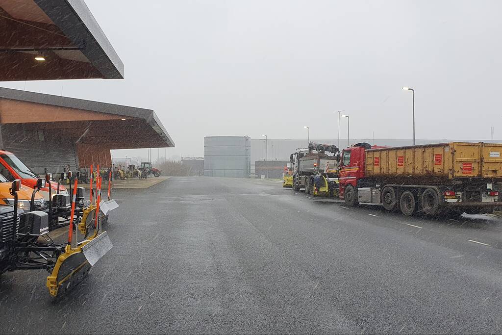 Eerste sneeuw gevallen; KNMI waarschuwt voor gladheid