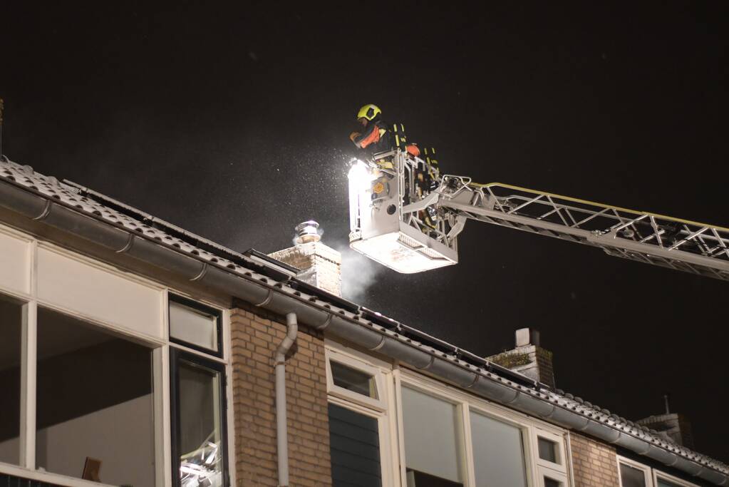 Schoorsteenbrand snel onder controle