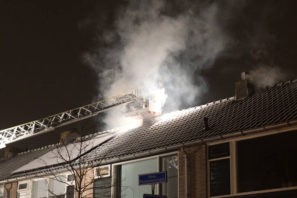 Schoorsteenbrand snel onder controle