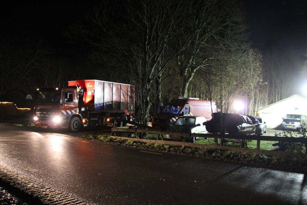 Brandweer en politie doen onderzoek