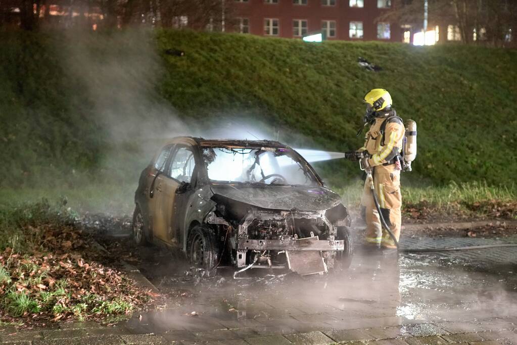 Auto compleet uitgebrand
