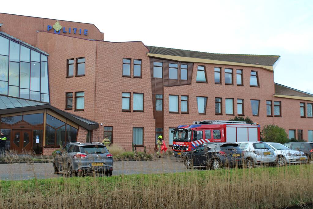 Gevaarlijke stof aangetroffen bij politiebureau