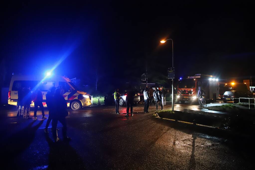 Frontale botsing tussen drie voertuigen