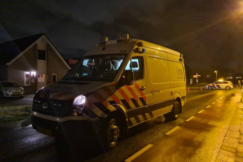 Frontale botsing tussen drie voertuigen