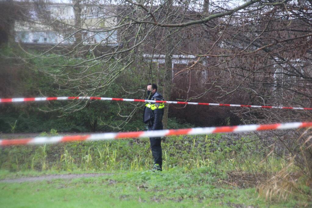 Traumahelikopter landt voor zwaargewond persoon na schietincident