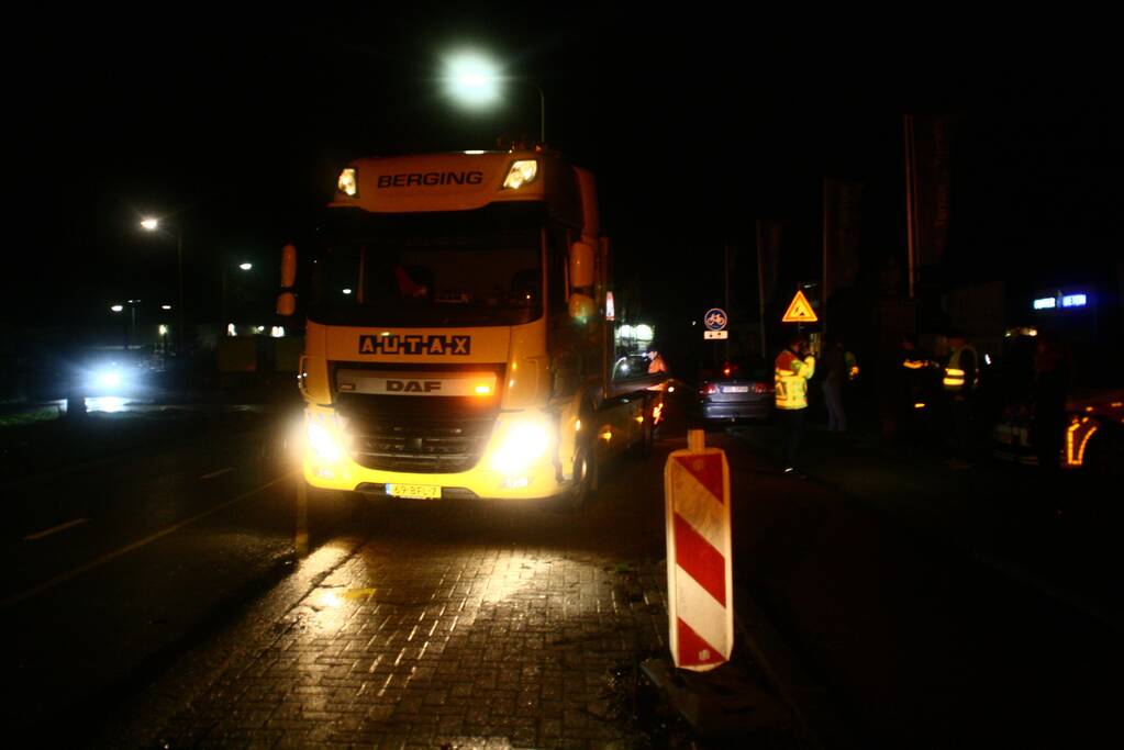 Bestuurder spoorloos na aanrijding met vrachtwagen