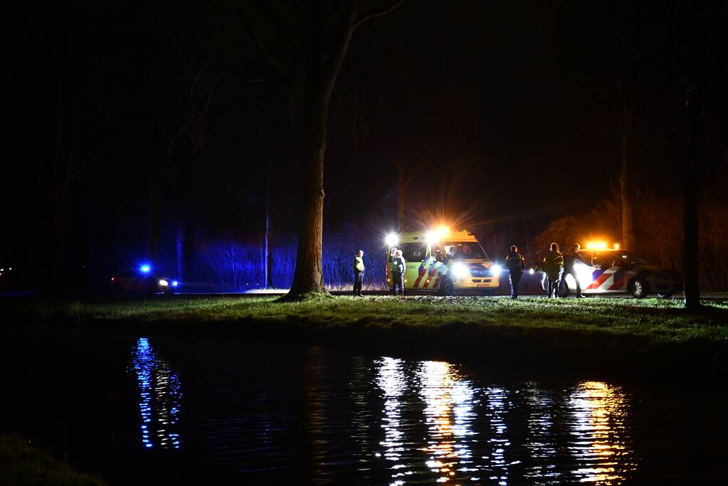 Auto geëindigd in het water