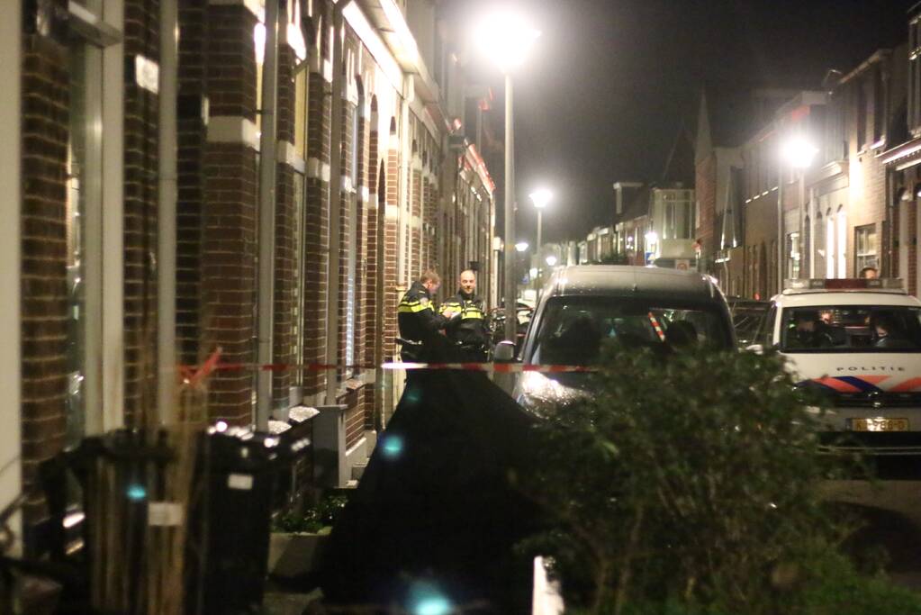 Recherche doet onderzoek naar incident in woning