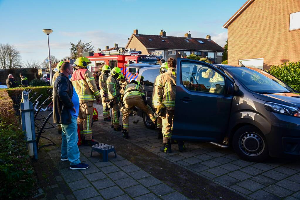 Ongeval tussen personenauto en personenbus