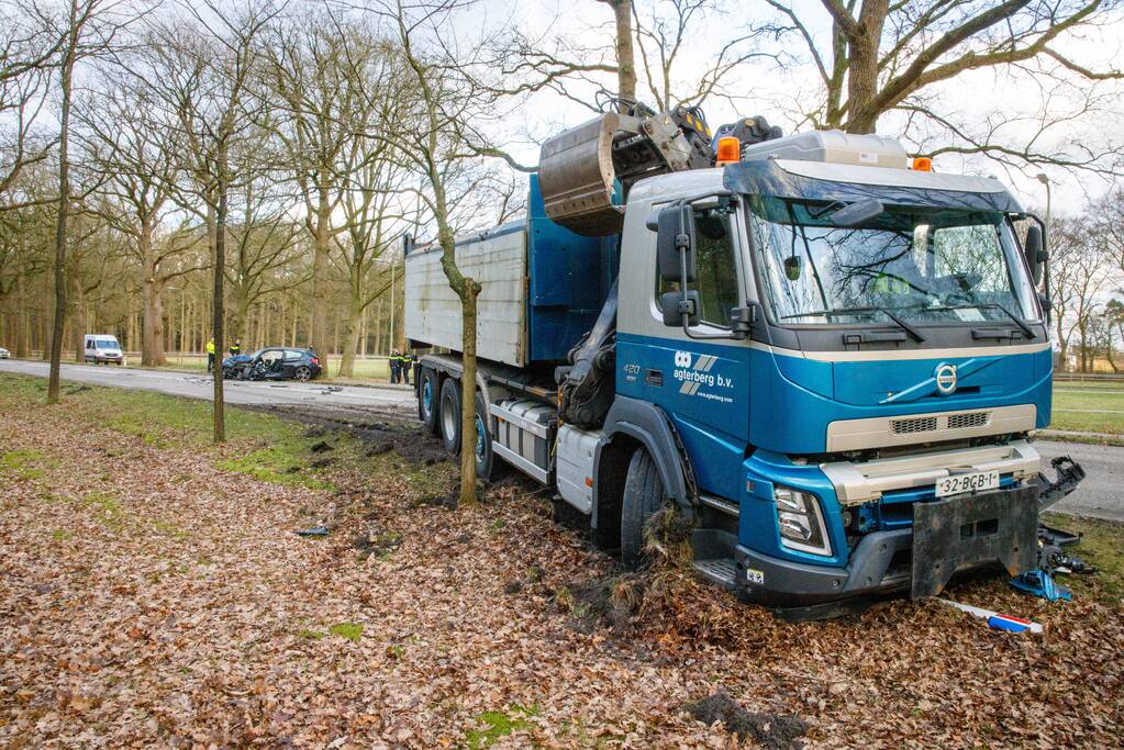 Ernstig ongeval tussen vrachtwagen en personenauto