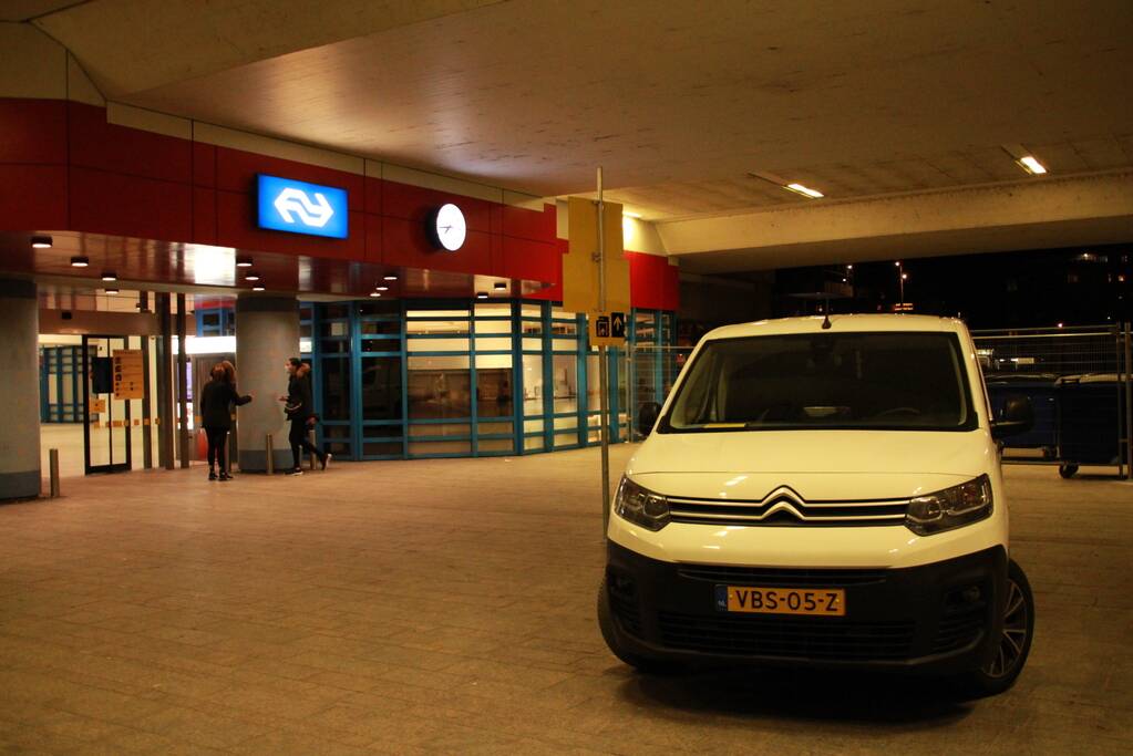 Inzet hulpdiensten na vergeten tas op station