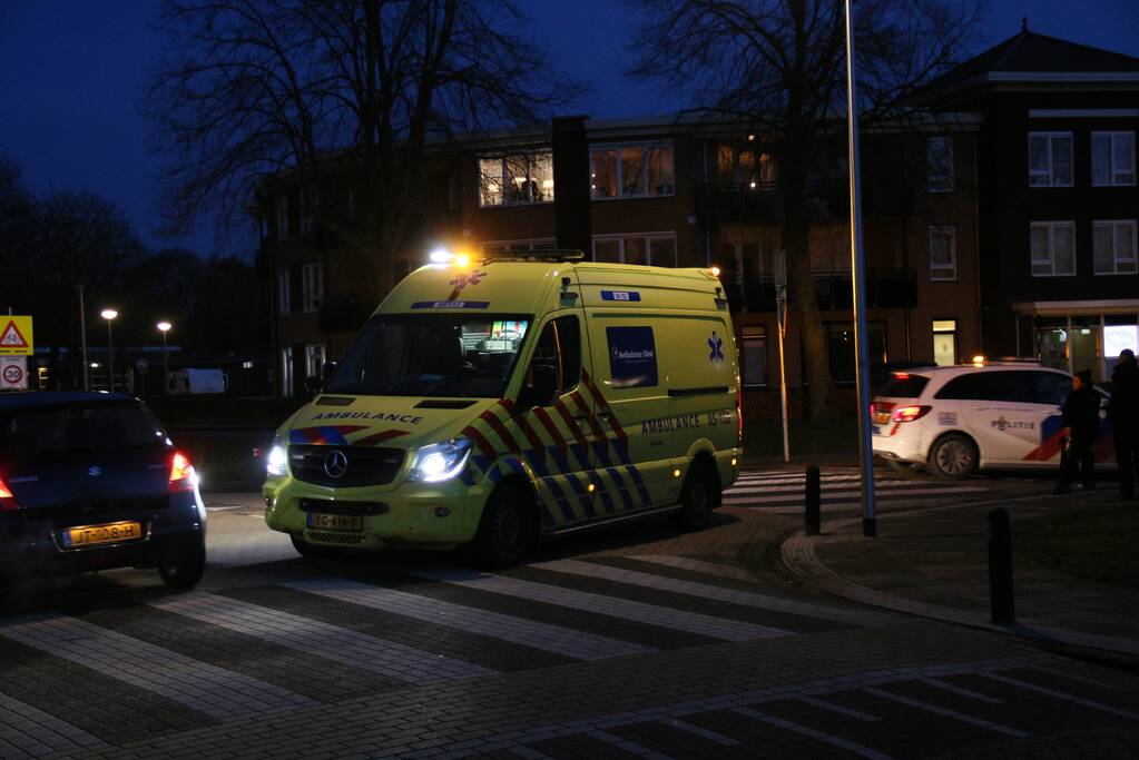 Persoon gewond bij aanrijding met auto