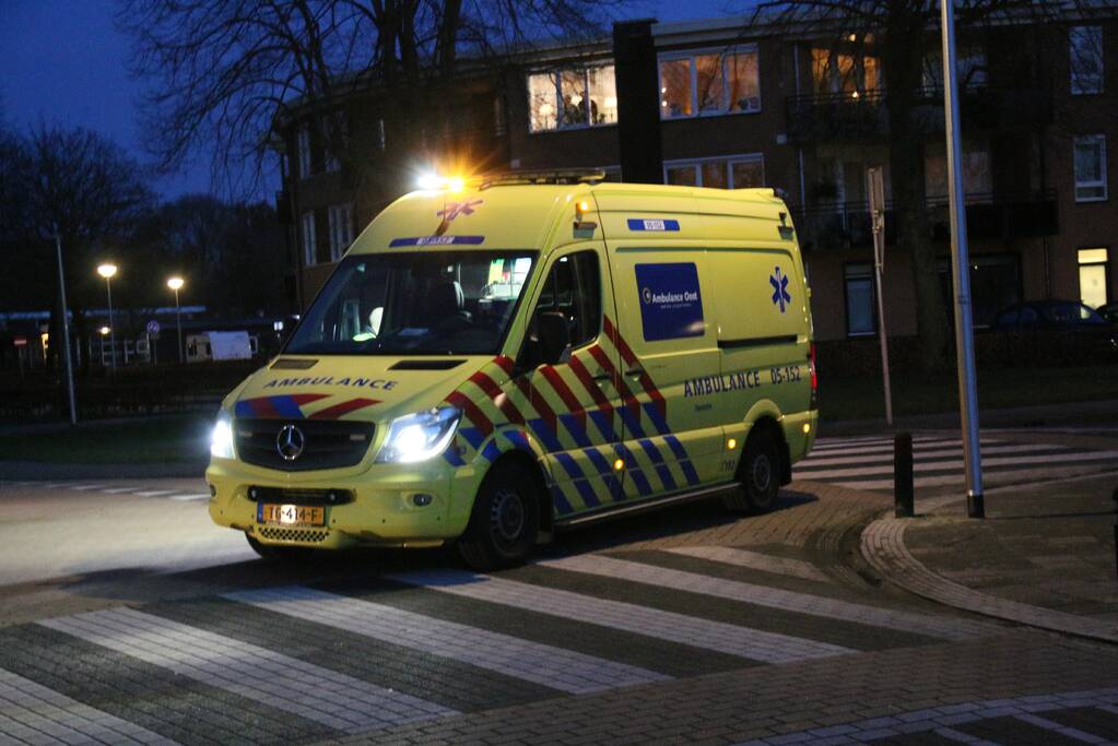 Persoon gewond bij aanrijding met auto