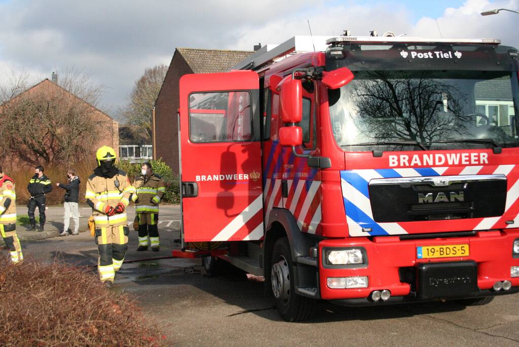 Auto volledig in brand