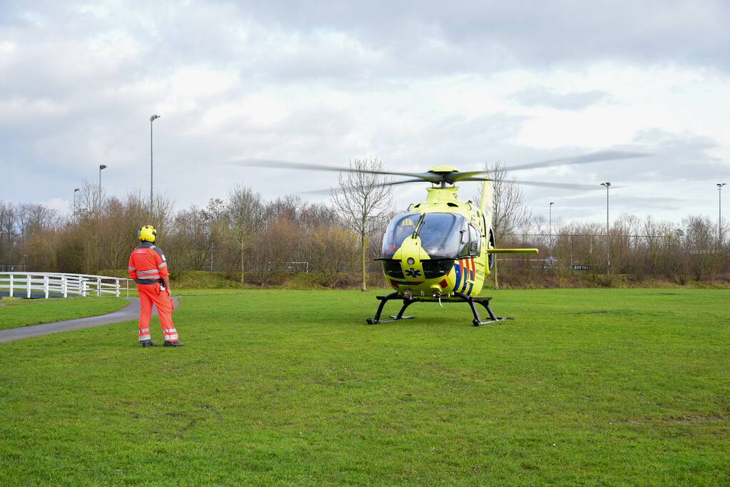 Traumahelikopter landt voor incident in woning