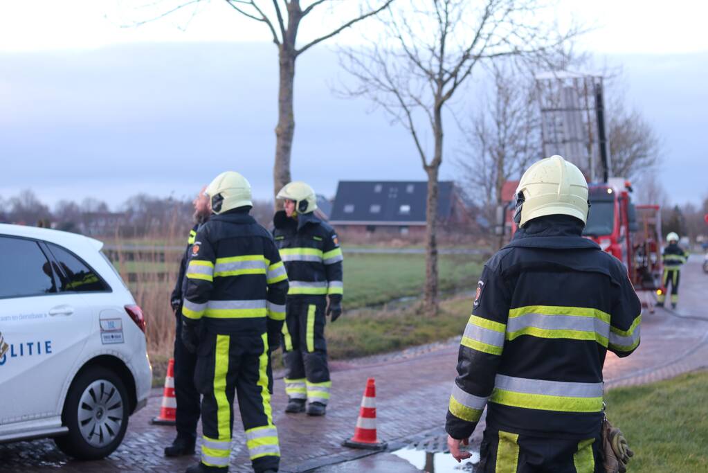 Brandweer doet onderzoek naar schoorsteen