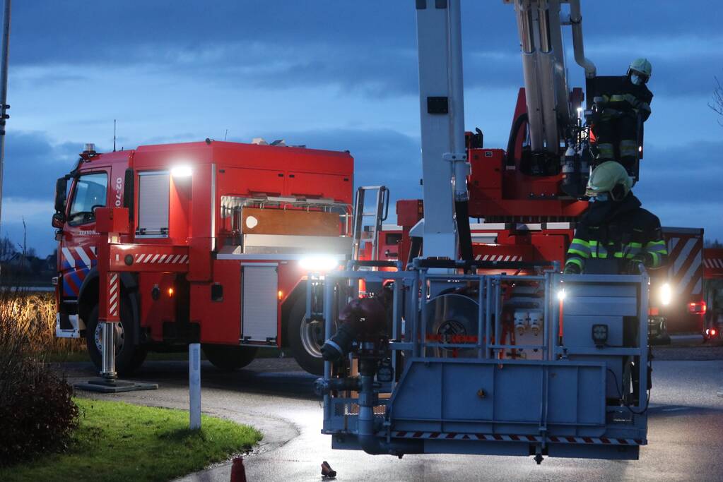Brandweer doet onderzoek naar schoorsteen