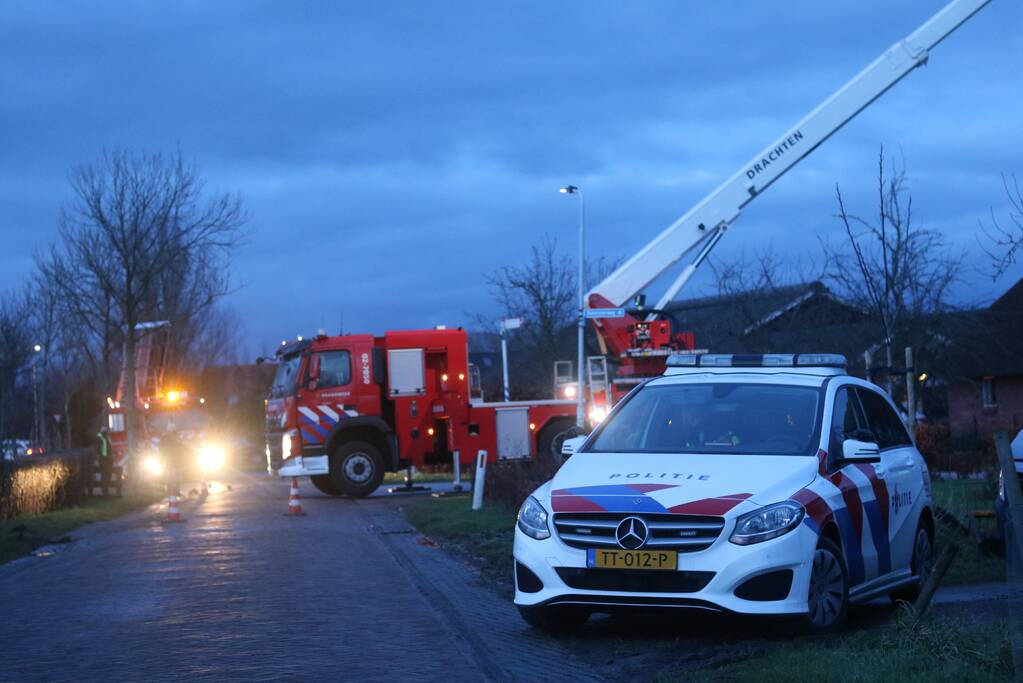Brandweer doet onderzoek naar schoorsteen