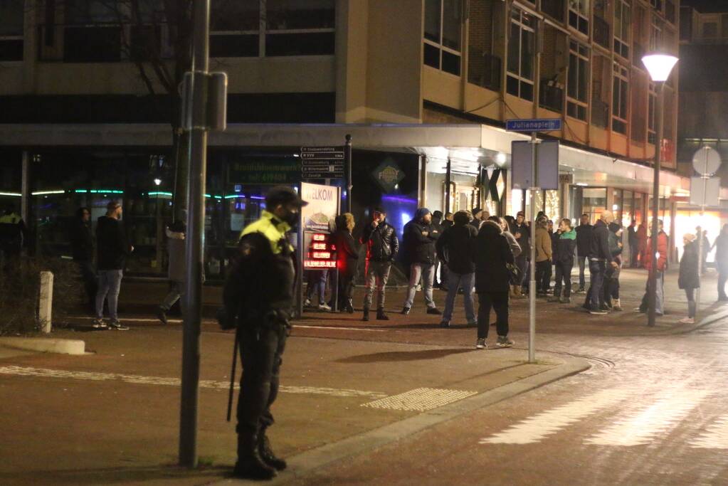Demonstratie tegen avondklok in centrum