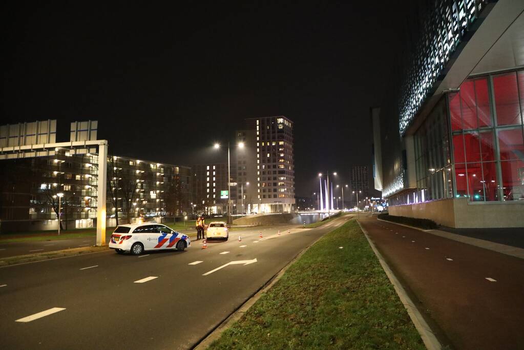Avondklok van kracht: stille straten en politie voert controles uit