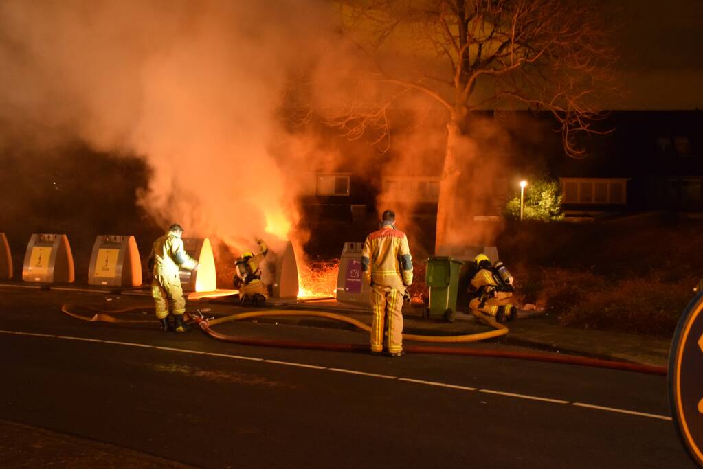 Brand in meerdere papiercontainers