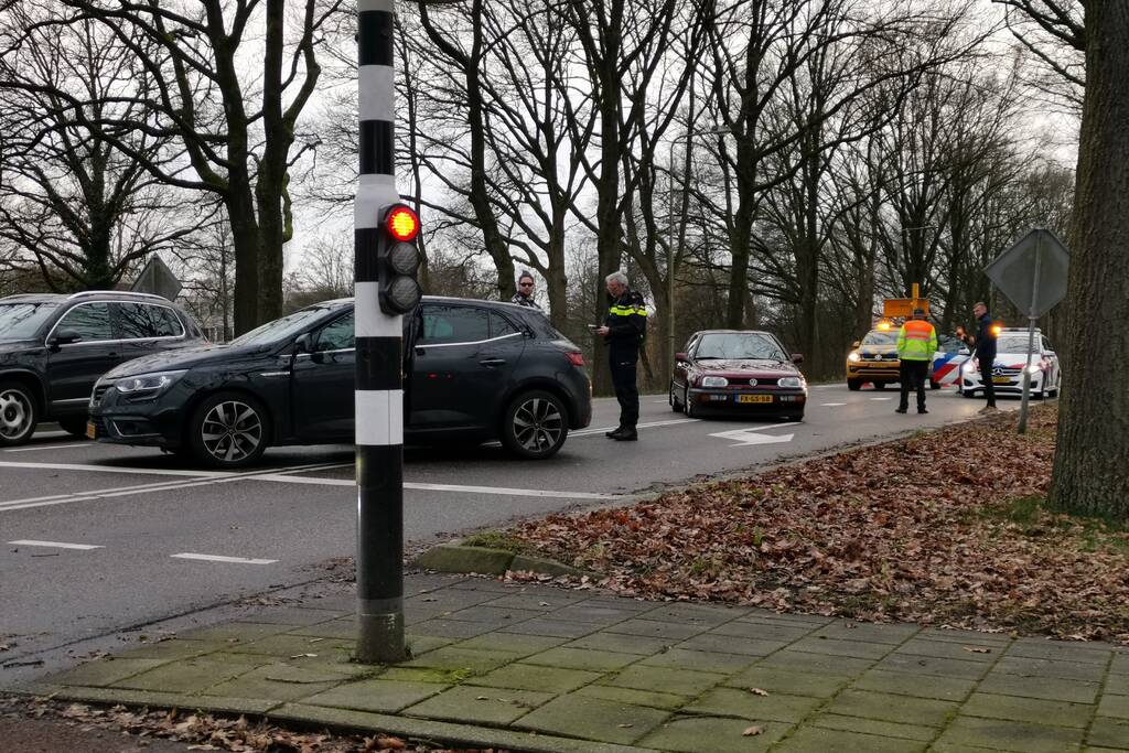 Twee auto's met elkaar in botsing